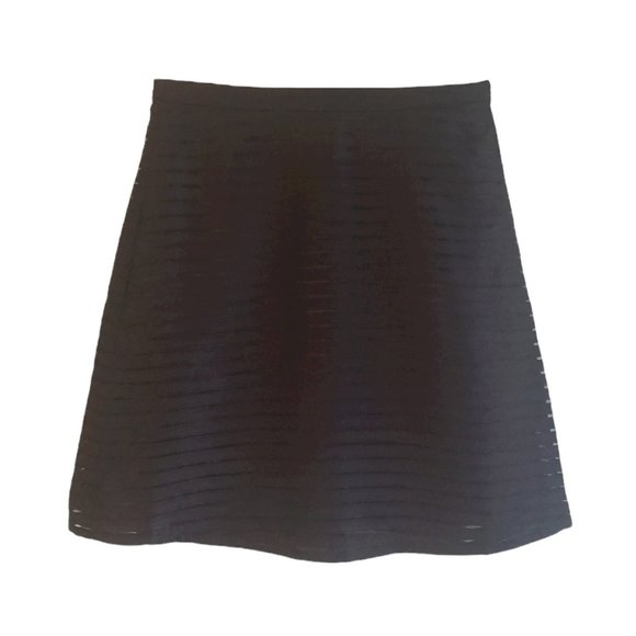 BANANA REPUBLIC - Gorgeous Black Striped Skirt - Size 4 - Picture 1 of 6